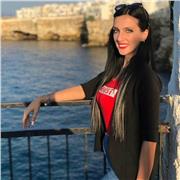 Insegnante di informatica impartisce lezioni di programmazione C e C